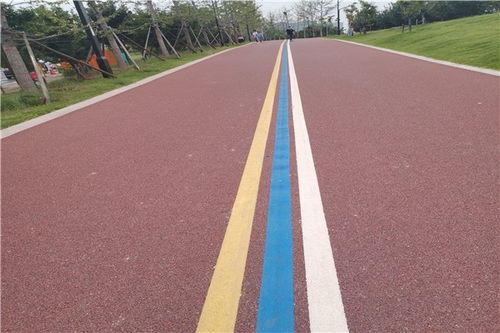 廉江MMA彩色防滑路面施工 如何选择优质的路面工程服务商？